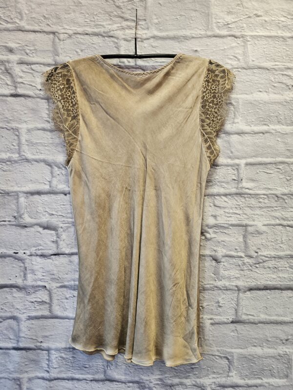 Satintop beige "Mit Spitzenträger" – Bild 2