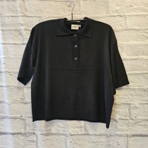 Kurzer Pulli KAFFE in Schwarz „Mit Kragen“