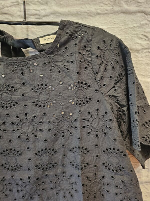 Bluse FRANSA in Schwarz "Mit Lochstickerei" – Bild 3