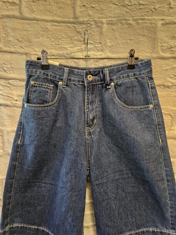 Jeansbermuda " Dunkle Waschung" – Bild 2
