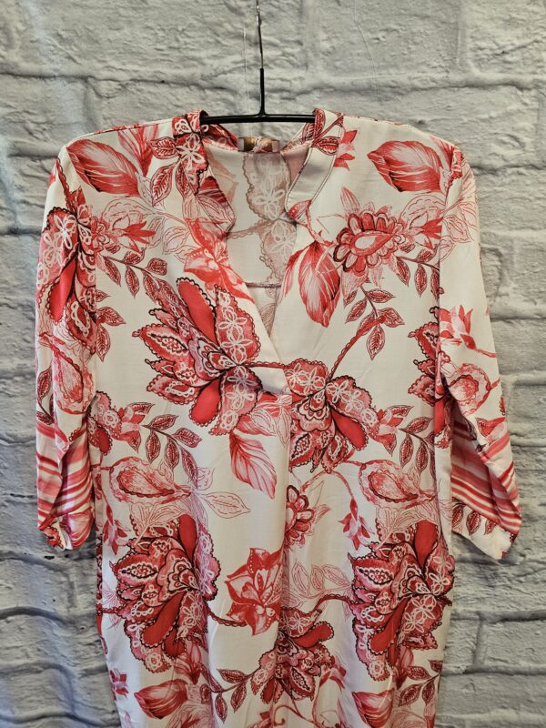 Viskosekleid "Wollweiss mit roten Blumen" – Bild 2