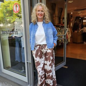 Kurzes Jeansbluse mit weiter Hose