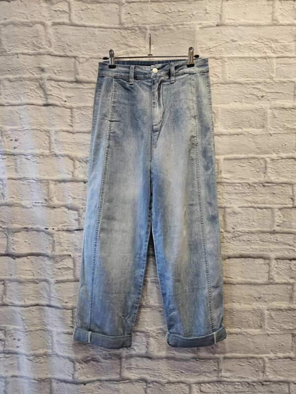 Helle Jeans " Mit weitem Oberschenkel"