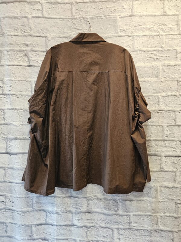 Baumwollbluse in Oversize "Braun" – Bild 3