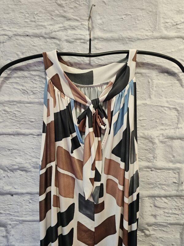 Langes Neckholderkleid "Schwarz gemustert" – Bild 3