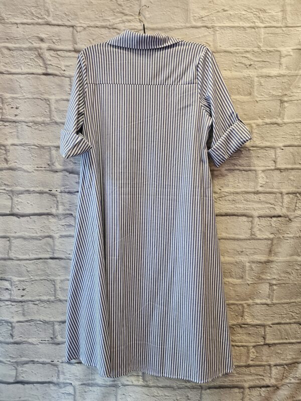 Kleid gestreift "In einer A-Form" – Bild 3