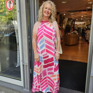Neckholderkleid in pink gemustert