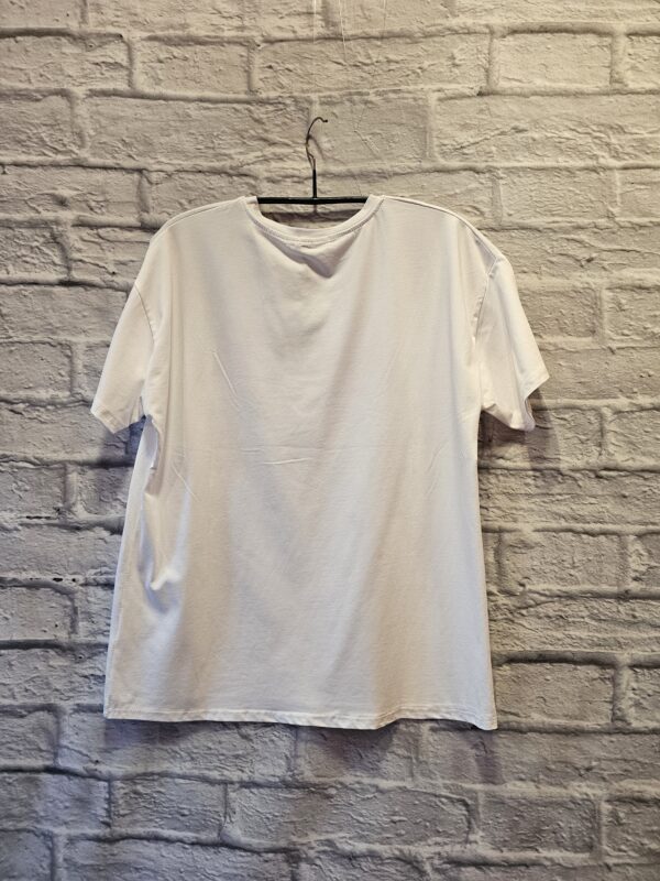 Weisses Shirt mit rotem Schriftzug "AMALFI" – Bild 3