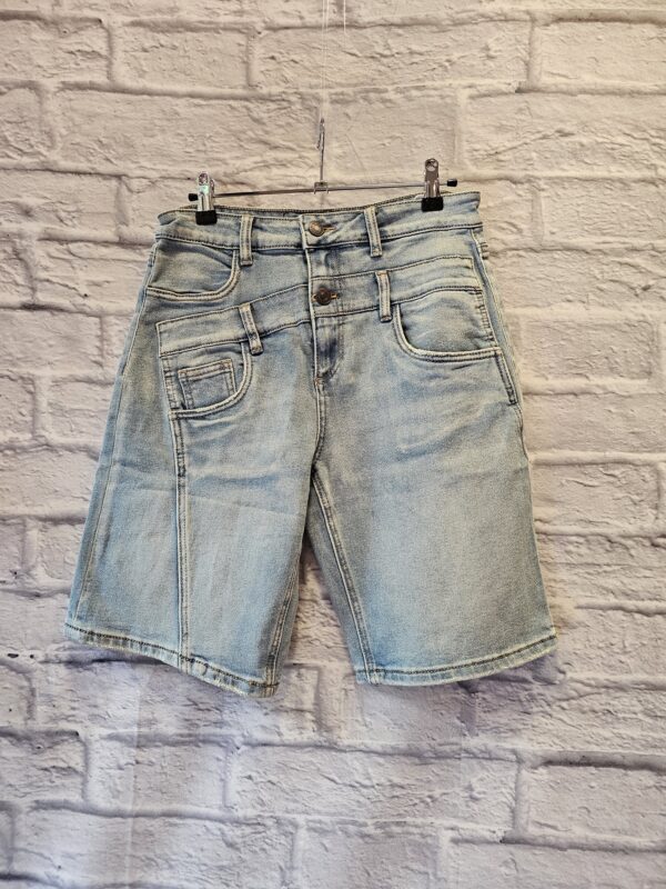Jeansshort "Helle Waschung"