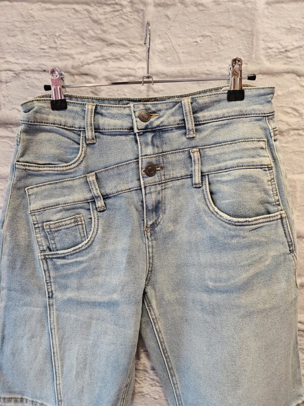 Jeansshort "Helle Waschung" – Bild 2