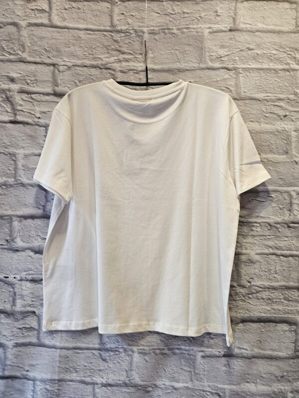 Shirt FRANSA in Wollweiss mit kleinem Aufdruck "SEE YOU IN PARIS" – Bild 3