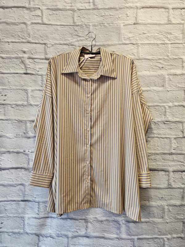 Oversize Bluse in Beige "Mit Blau gestreift"