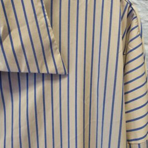 Oversize Bluse in Beige „Mit Blau gestreift“