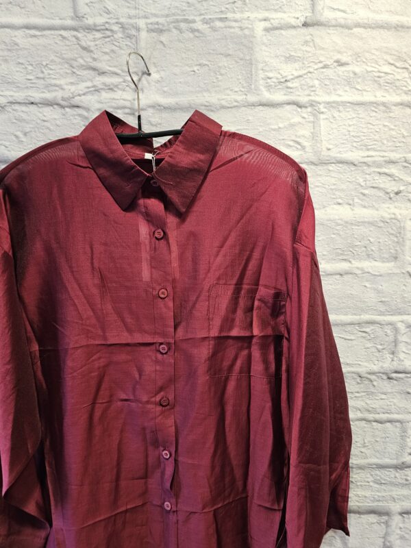 Bluse in Bordeaux "Leicht transparent" – Bild 2