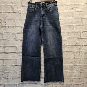 Jeans mit ausgefranstem Saum „Dunkle Waschung“