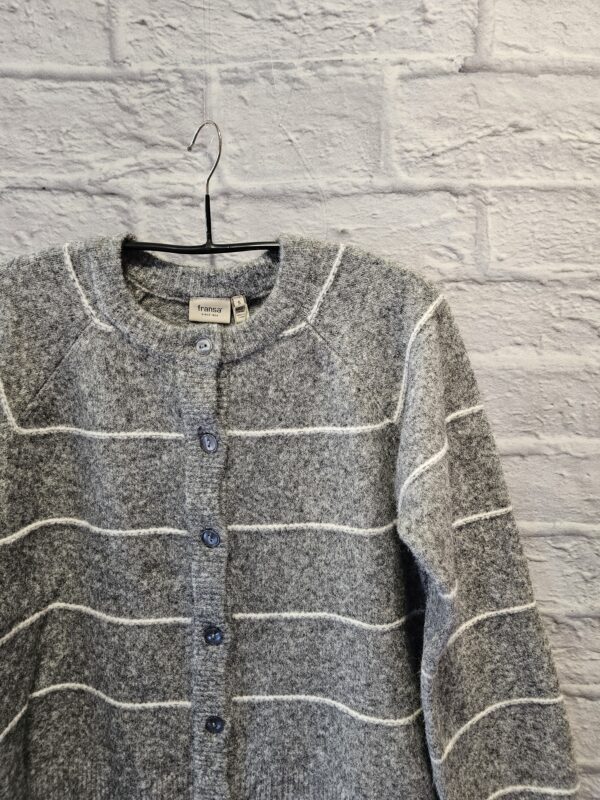 Strickjacke FRANSA "Grau mit hellem Streifen" – Bild 2
