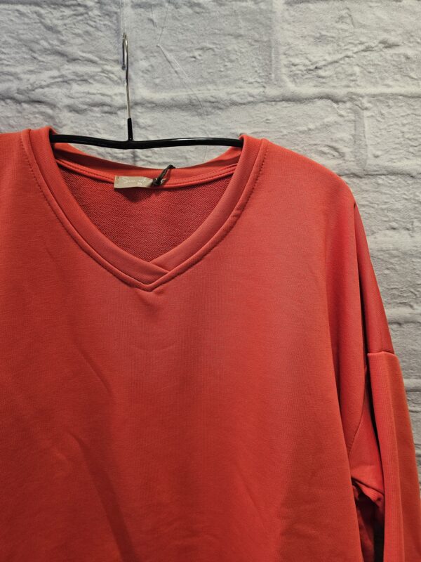 Oversize Sweatshirt mit V-Ausschnitt "Orange" – Bild 2