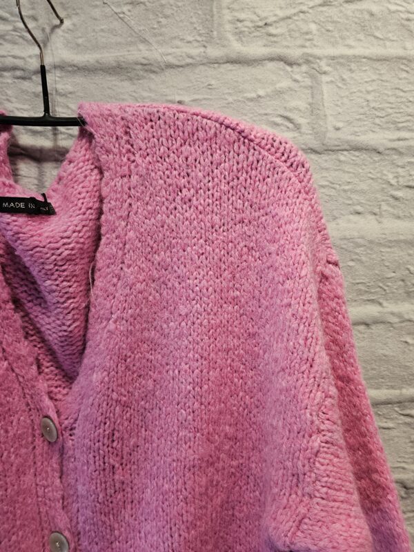 Strickjacke "Kräftiges Rosa" – Bild 2