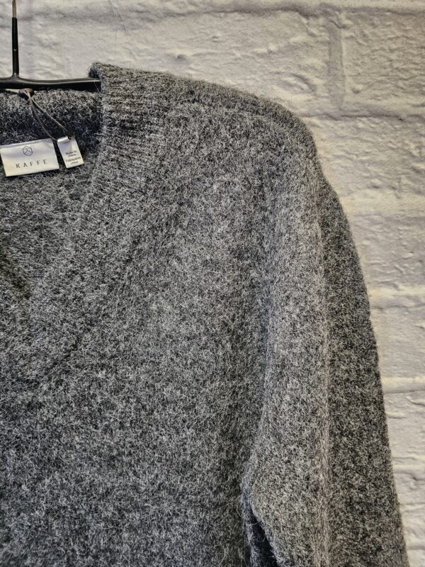 Pulli mit V-Ausschnitt KAFFE "Grau" – Bild 2