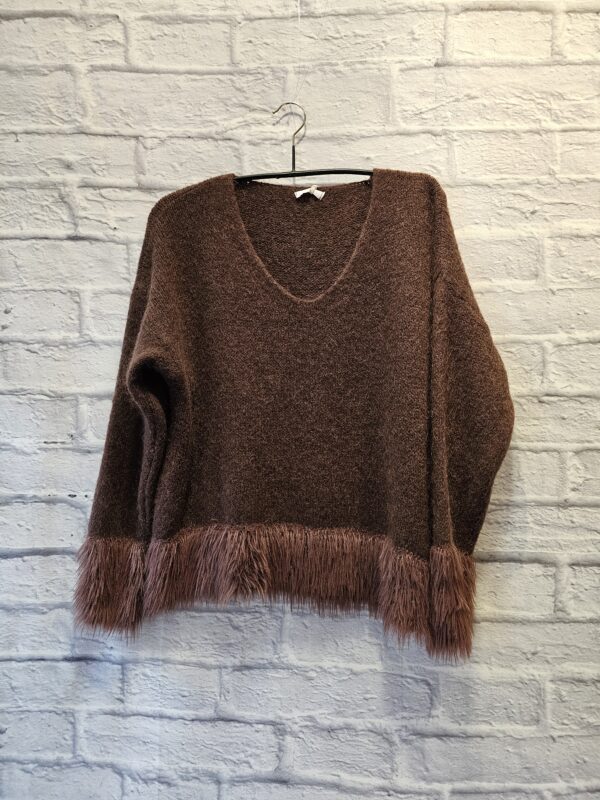 Pulli in Braun "Puschelabschluss an Armen und Saum"