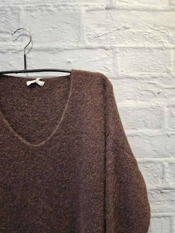 Pulli in Braun "Puschelabschluss an Armen und Saum" – Bild 2