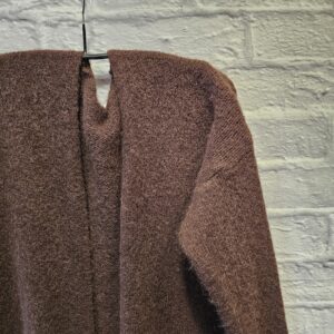 Strickjacke Braun „Mit Puschel an Armen und Saum“