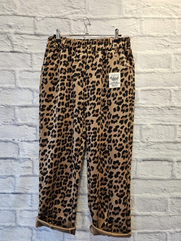 Jogpant mit Leomuster "Beige/Schwarz"